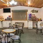 Days Inn By Wyndham Alpena 